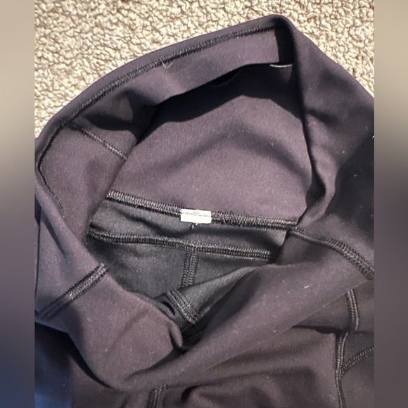 Lulululemon InMovement 2.5” Shorts - Picture 4 of 5